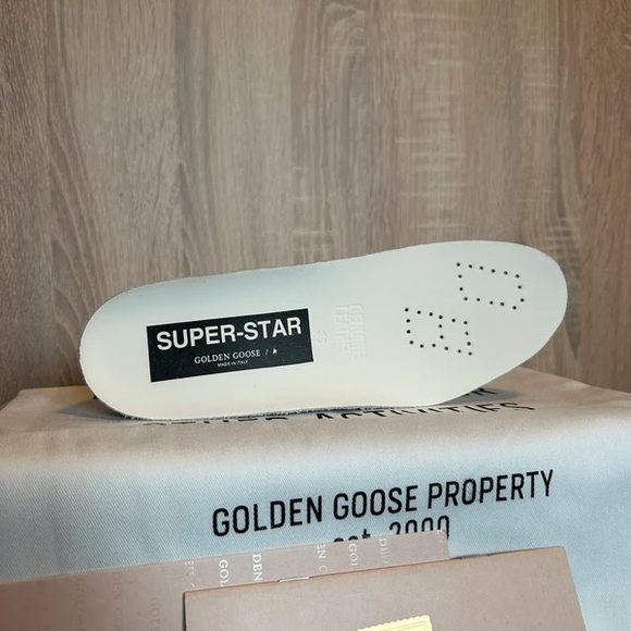 Golden Goose Glitter Star Sneakers in White and Gold - Picture 9 of 10